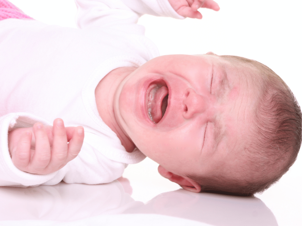bebe- chorando- colica.jpg Bebe chorando com colica
