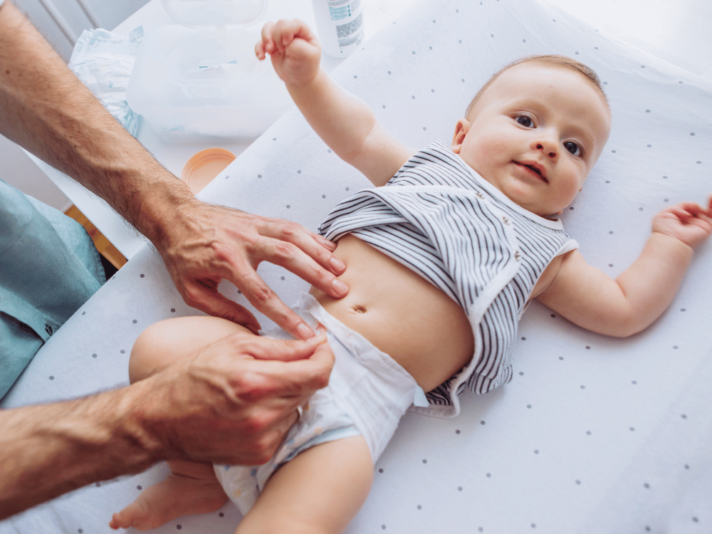 Higiene da genitália do bebê: como limpar menina e menino corretamente