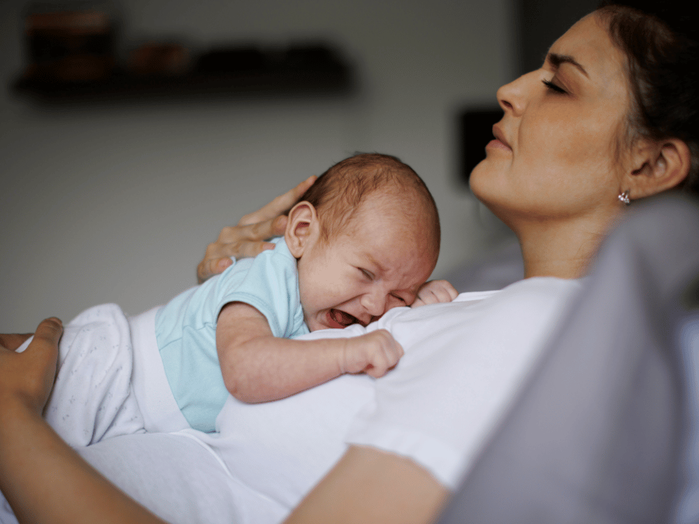 cansaço da mãe após o nascimento do bebê 